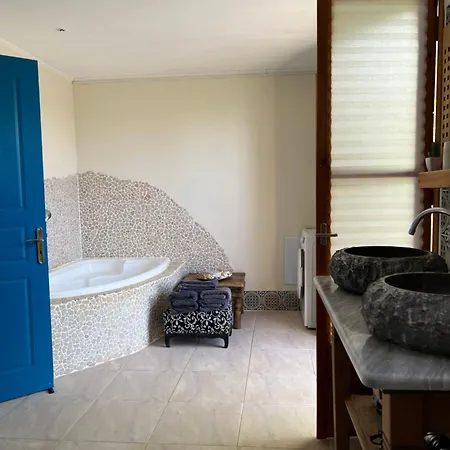 Peaceful Amongst Olive Groves By The Sea Koróni