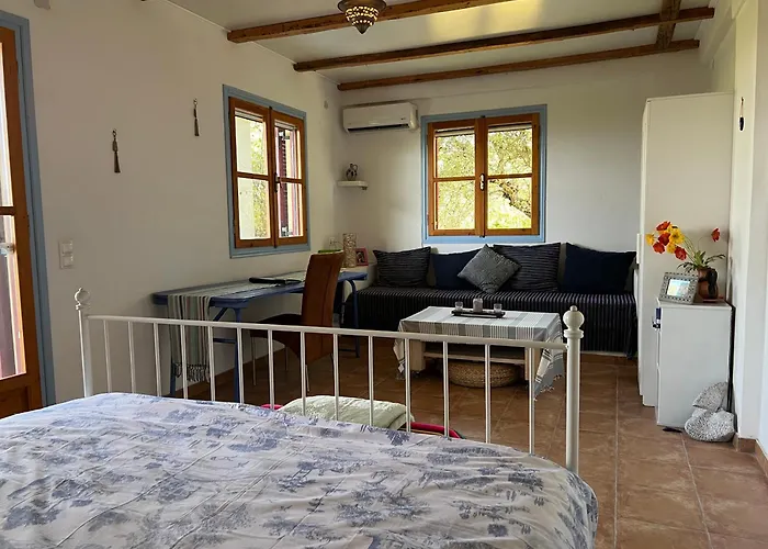 Peaceful Amongst Olive Groves By The Sea Koróni