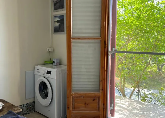 Peaceful Amongst Olive Groves By The Sea Feriehus