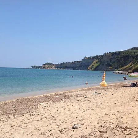 Peaceful Amongst Olive Groves By The Sea Сasa de vacaciones