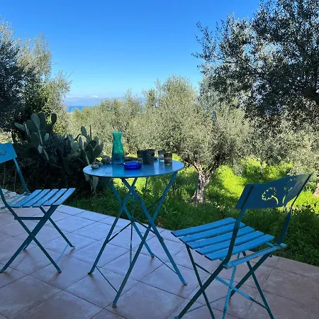Peaceful Amongst Olive Groves By The Sea Holiday home