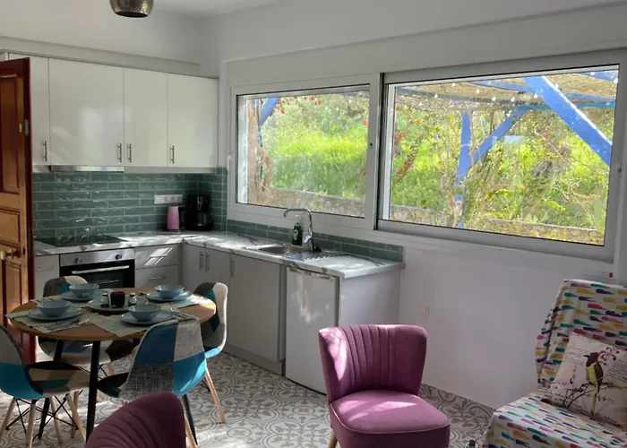 Peaceful Amongst Olive Groves By The Sea *